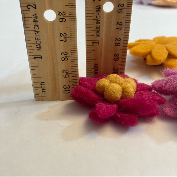 Zinnias Flowers 100% Wool Felt Crafts Applique Embellishments Needle Felting - Picture 10 of 13